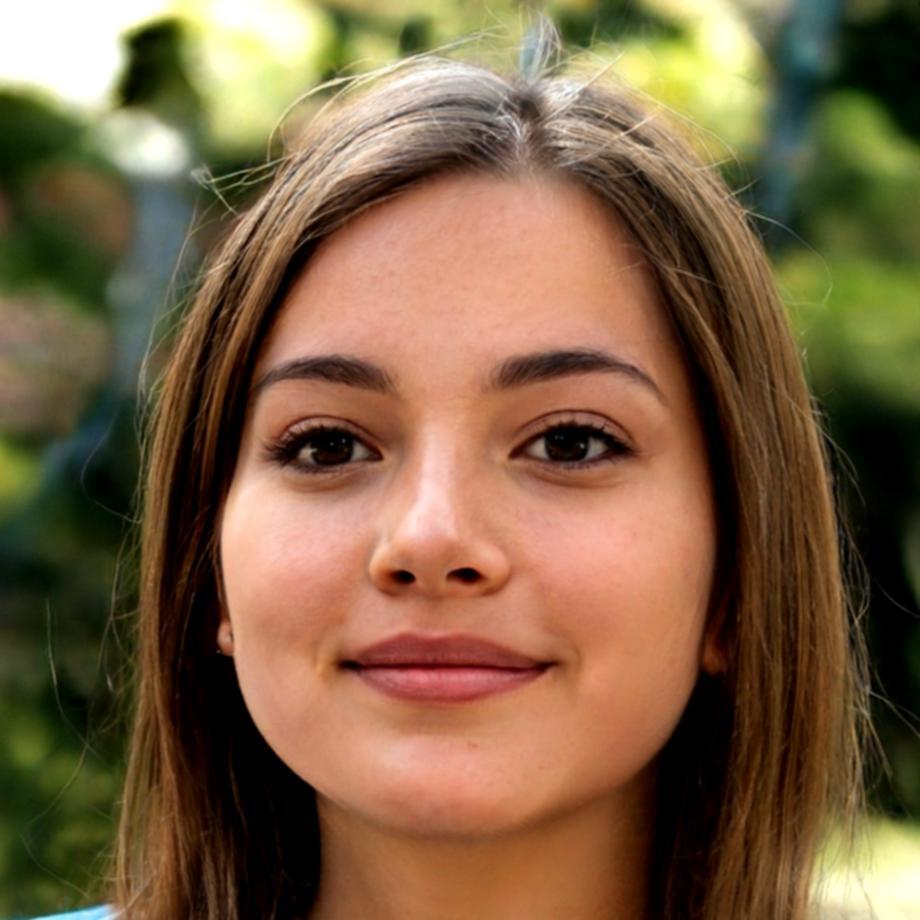 Dr. Katharina Weinstock, Leitende Finanzanalystin